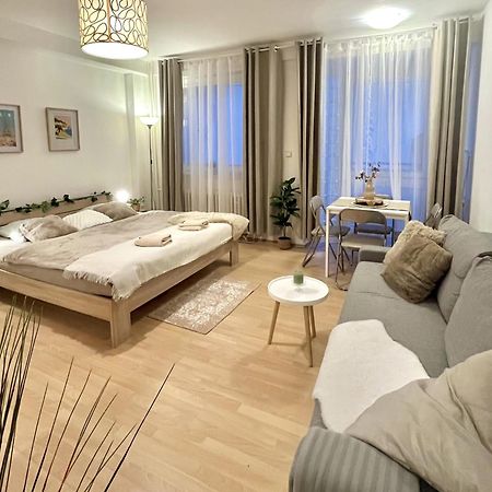 Apartment Simona - Old Town Bratislava Exteriör bild