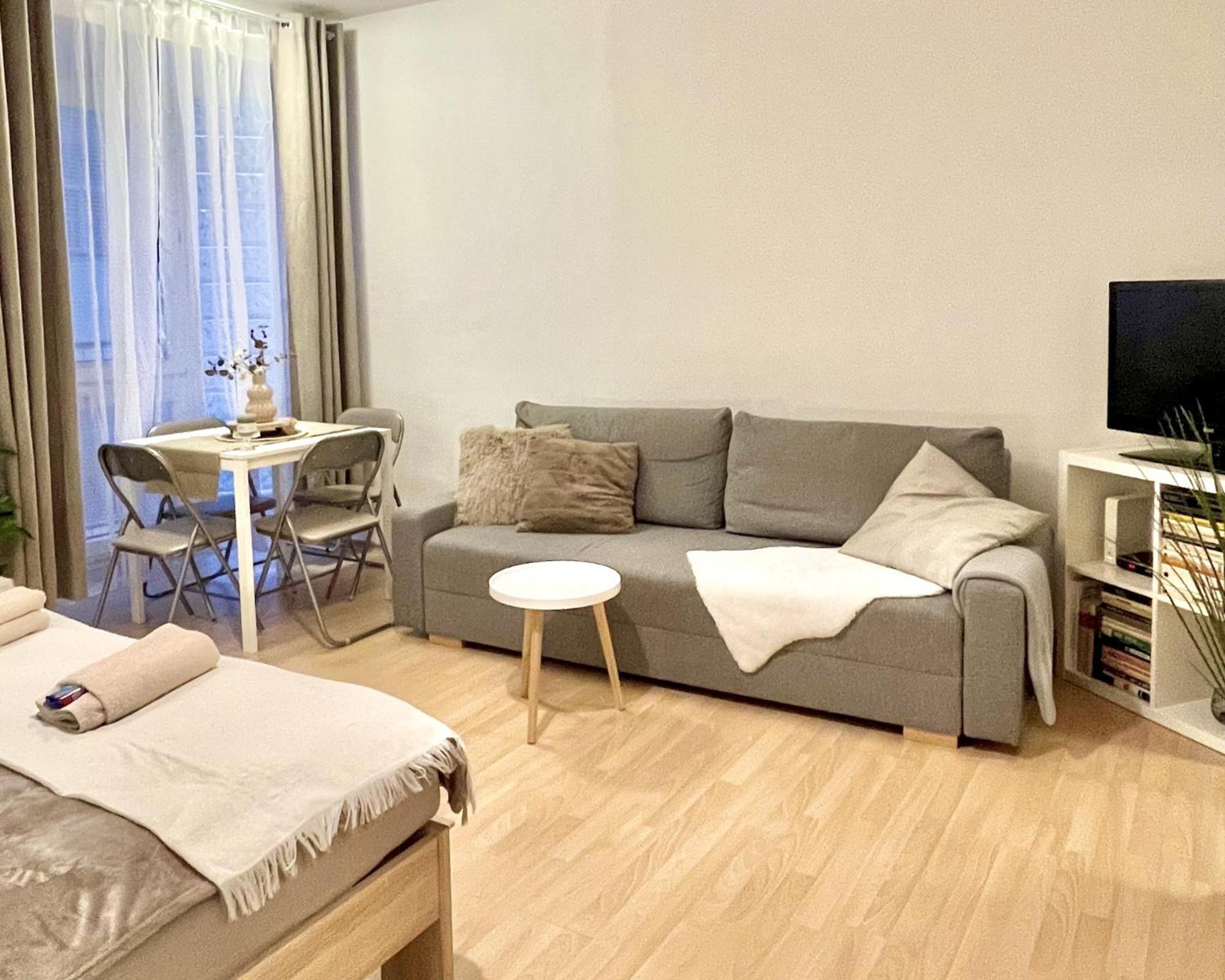 Apartment Simona - Old Town Bratislava Exteriör bild