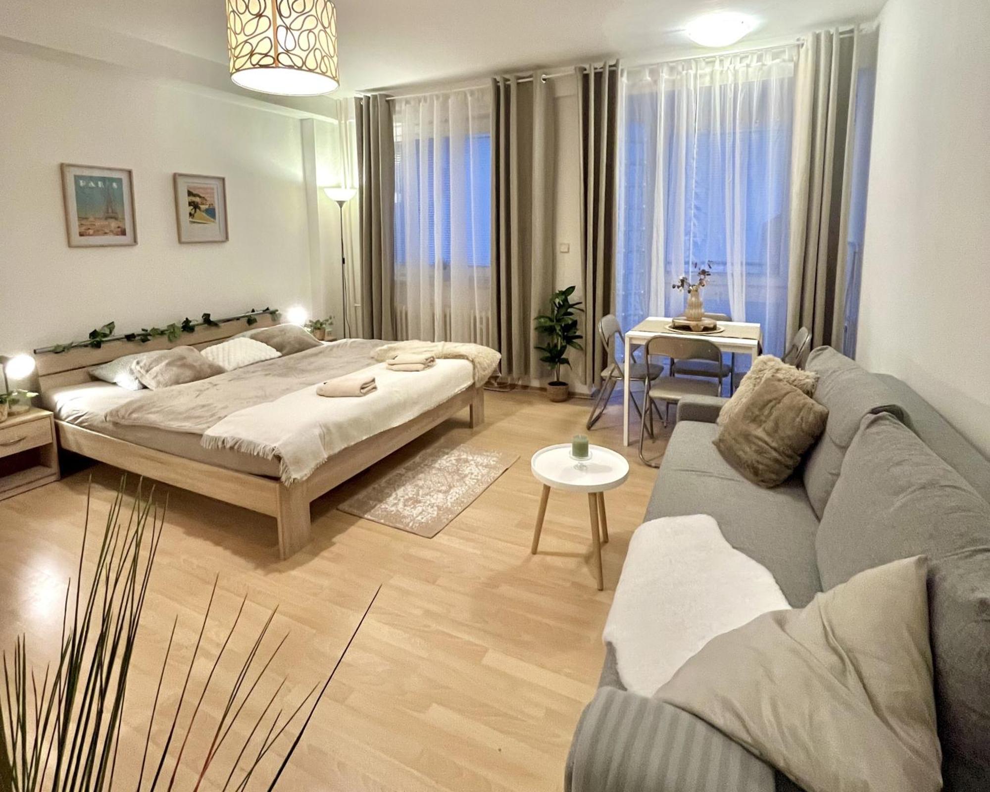 Apartment Simona - Old Town Bratislava Exteriör bild