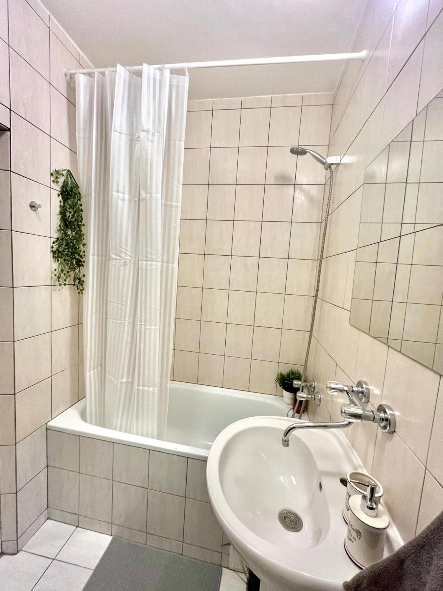 Apartment Simona - Old Town Bratislava Exteriör bild